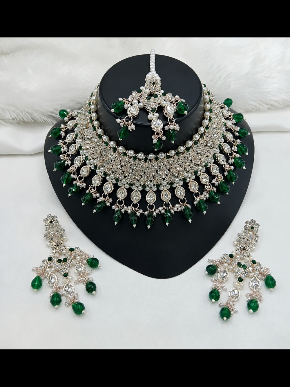 Luxury Silver-Tone Choker Necklace Set with Emerald Green Stones - Women Jewelry